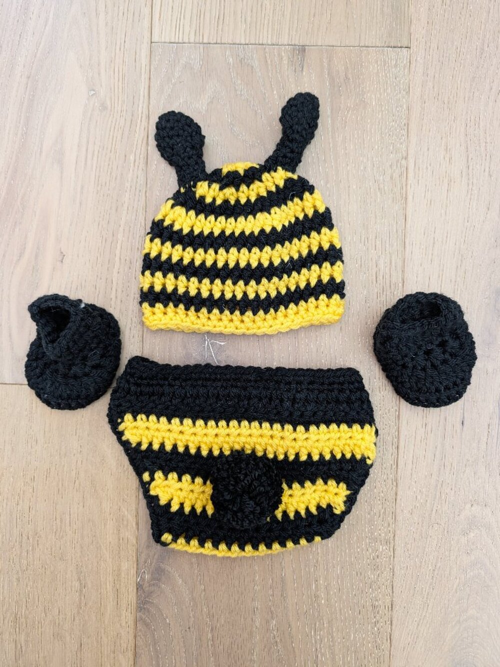 Newborn/Infant Bee Photoshoot Outfit